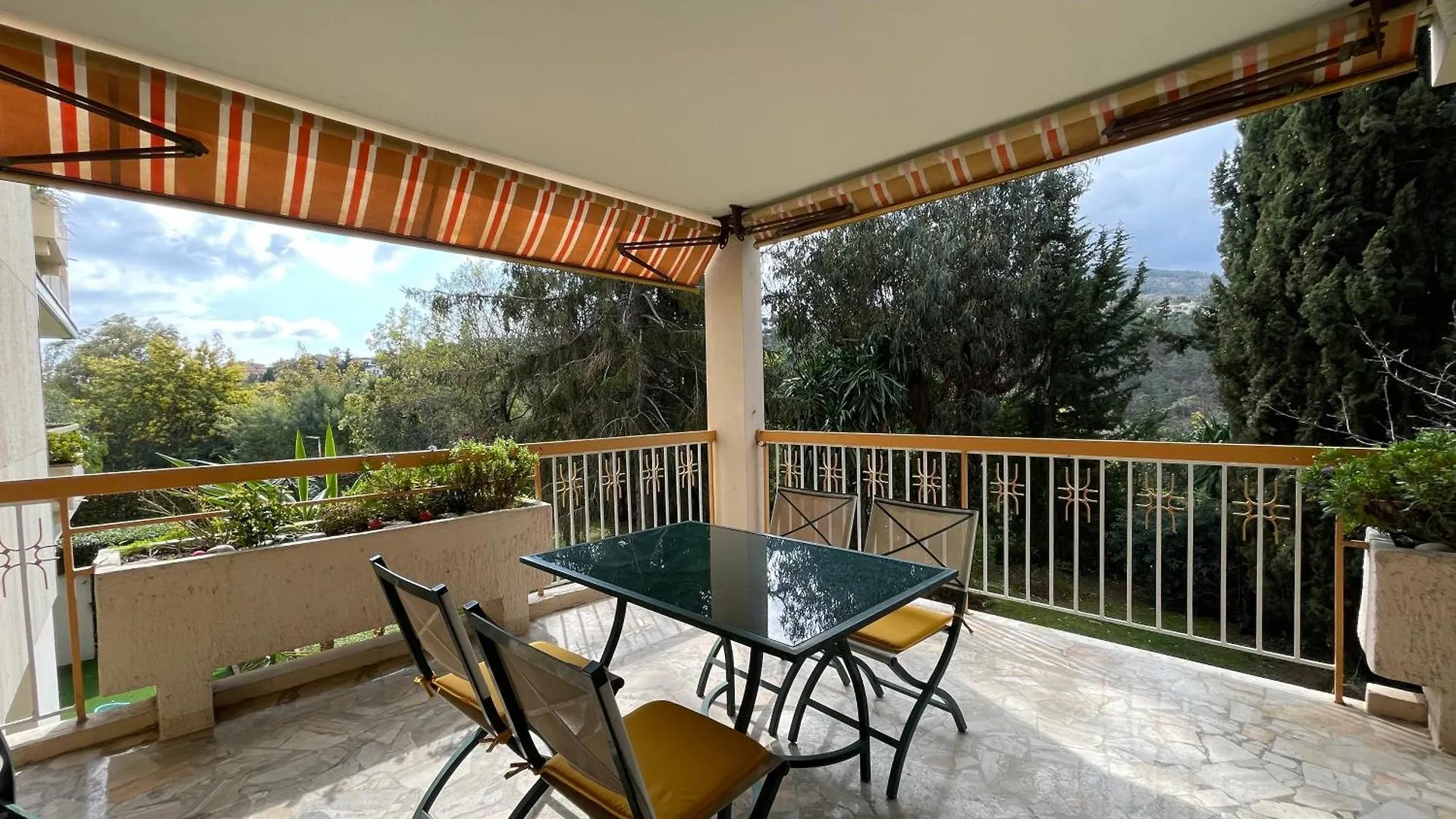 Mandelieu 2 Bedrooms Apartment With Swimming Pool